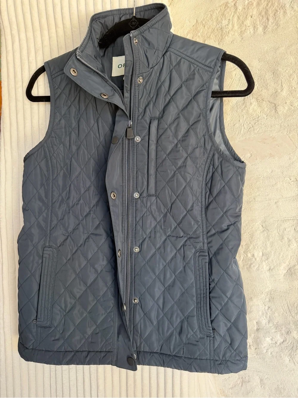 Orvis Quilted Women's Vest in Charcoal Blue - Picture 3 of 6